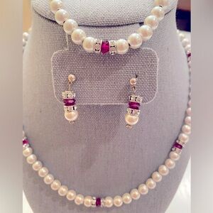 3 piece matching pearl/ruby stone set Magnetic closure for necklace & bracelet!
